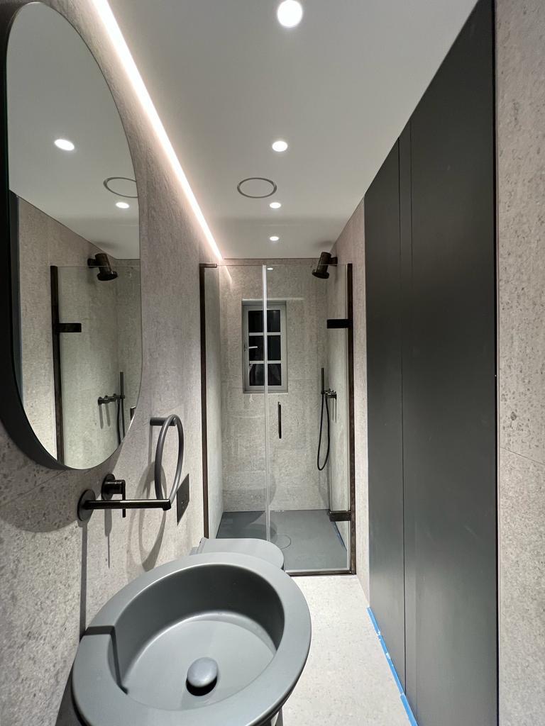 Bespoke loft bathroom refurbishment by JP7-Partnership